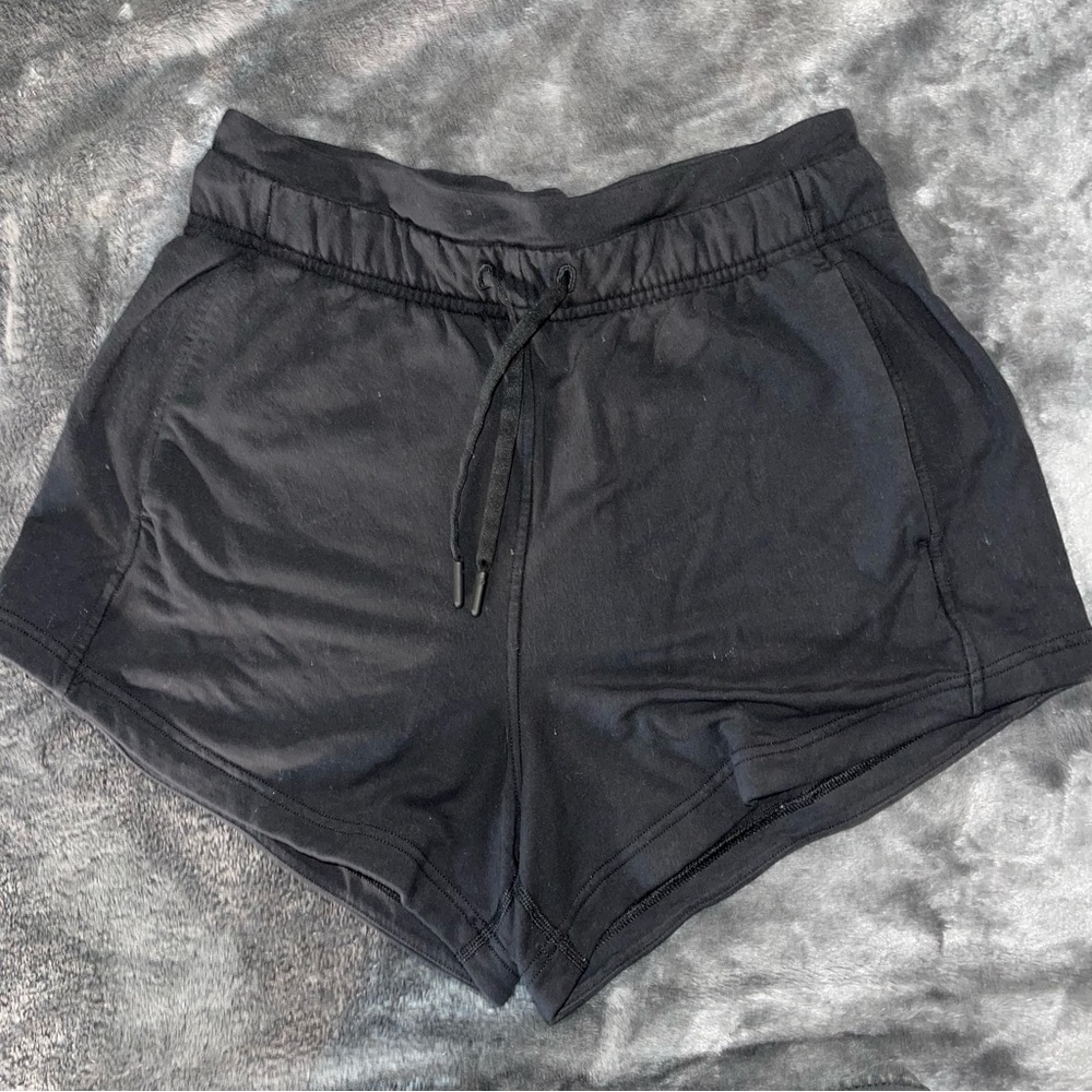 lululemon high rise inner glow short 3" inseam
